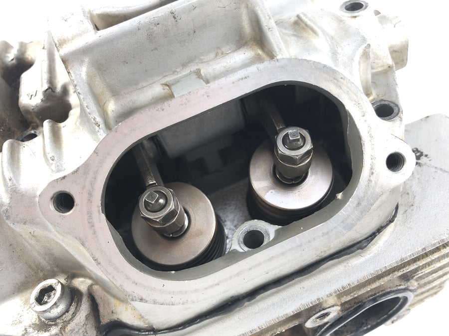 Yamaha TT 600 R DJ01 [1998] - cylinder head