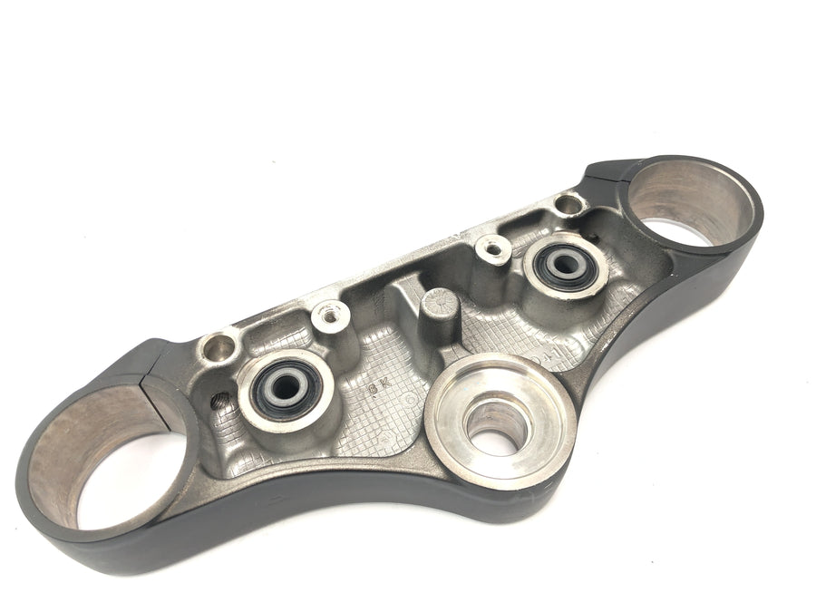 Suzuki VZ 1500 WVCU [2011] - fork bridge at the top