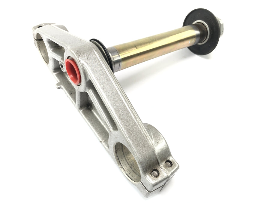 Triumph Sprint ST 1050 [2005] - fork bridge below 43mm