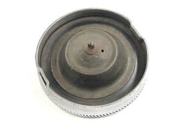 Triumph Bonneville T140V [1976] - fuel cap tank closure - 0