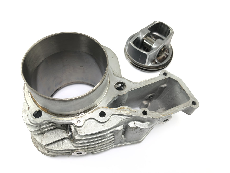 BMW R 1200 R R1ST [2008] - cylinder with piston on the left