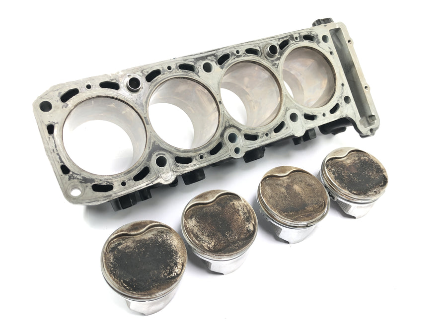 Kawasaki ZRX 1200 S ZRT20A [2001] - Cylinder with piston set cylinder block