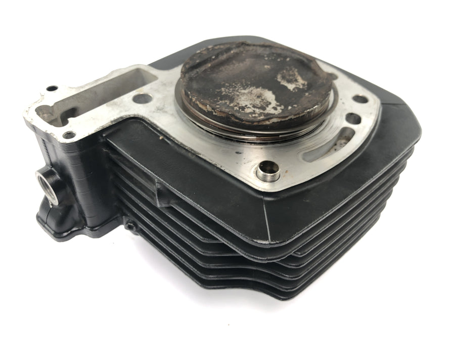 Moto Guzzi Stelvio 1200 8V [2016] - cylinder with piston on the left
