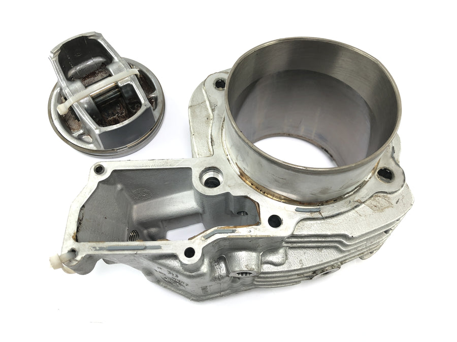 BMW R 1200 R R1ST [2008] - cylinder with piston on the right