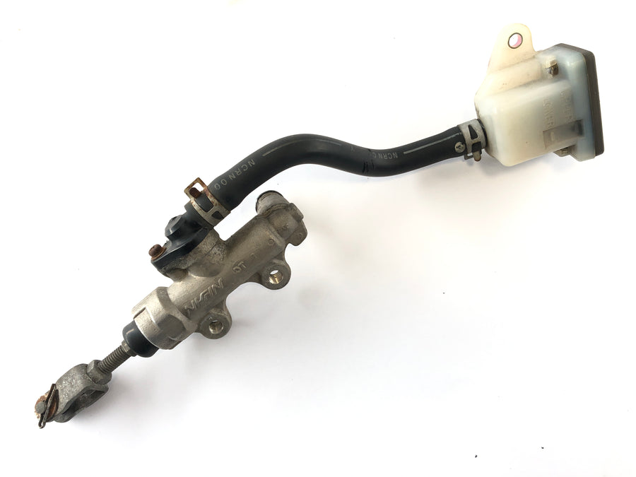 Suzuki Bandit GSF 1200 S WVA9 [2001] - Rear brake pump