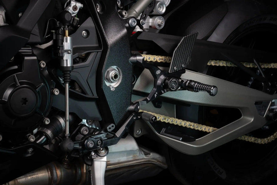 bmw m 1000 [GILLES TOOLING] – MUE2 rest system moved back
