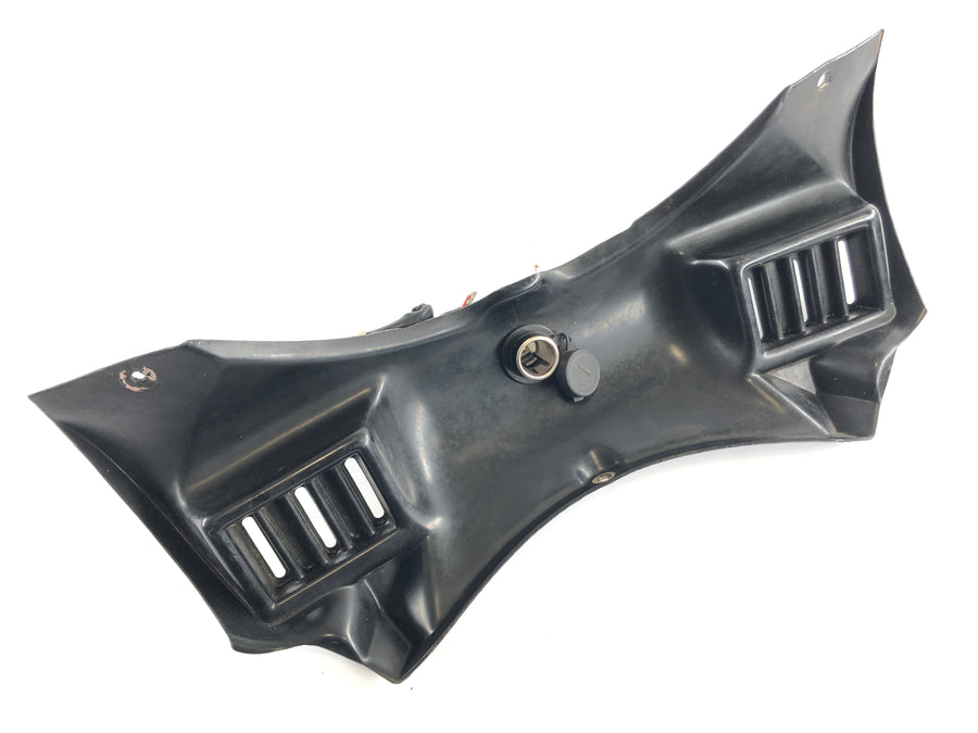 Kawasaki Zephyr 750 ZR750C [1991] - Inner panel with socket