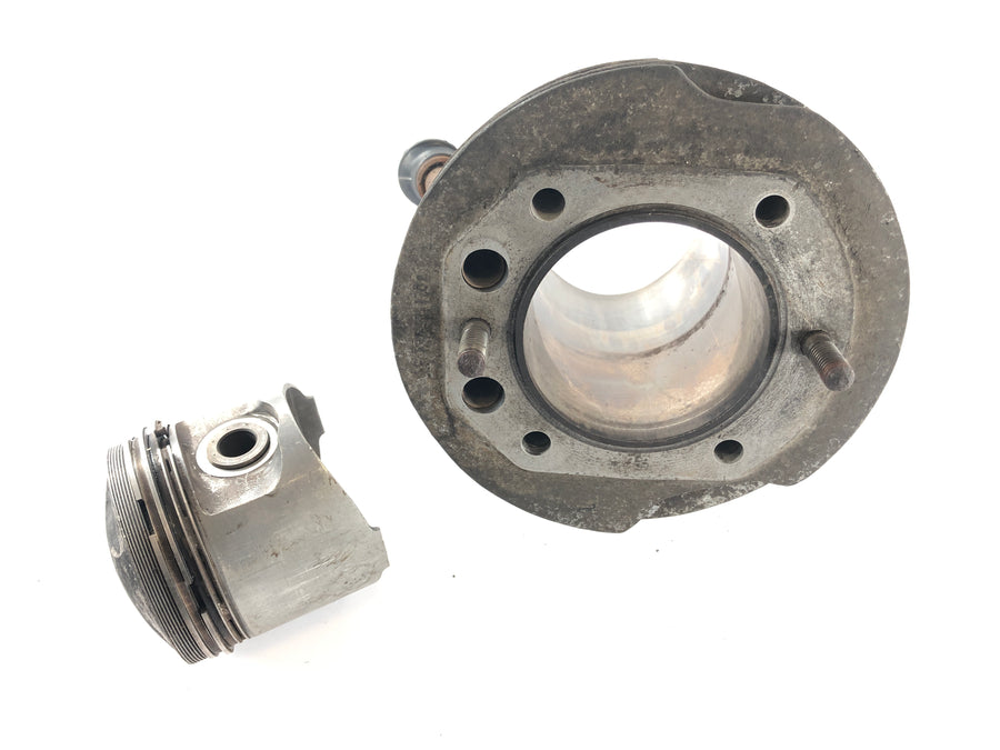 BMW R 75/6 [1974] - Cylinder with piston left