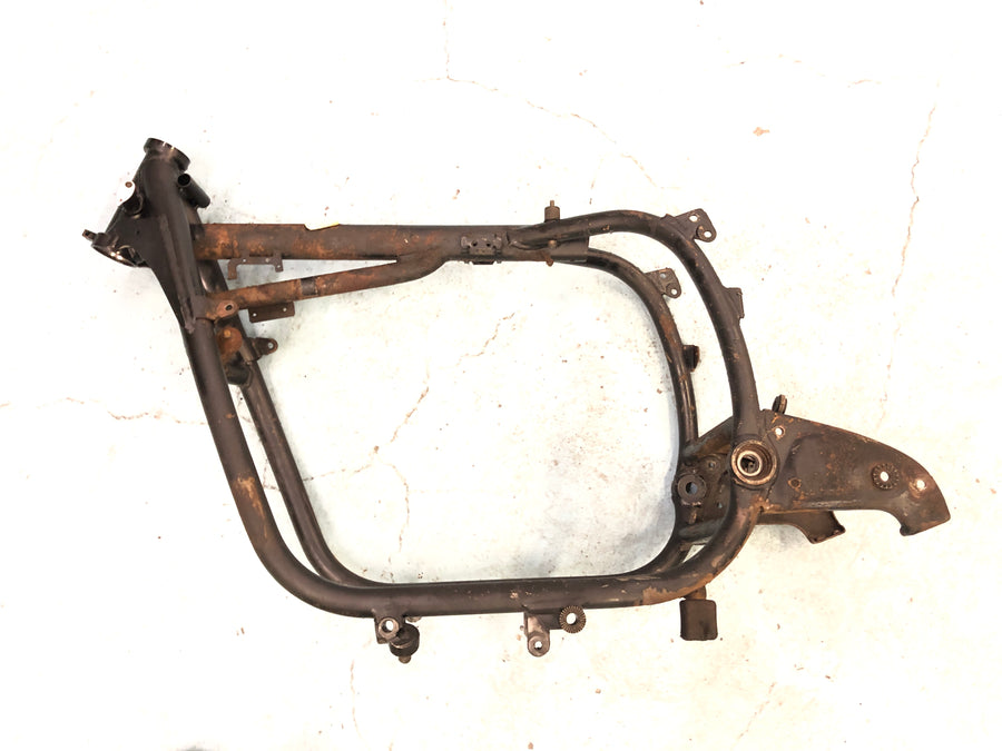 BMW R 100 RT [1979] - frame with papers