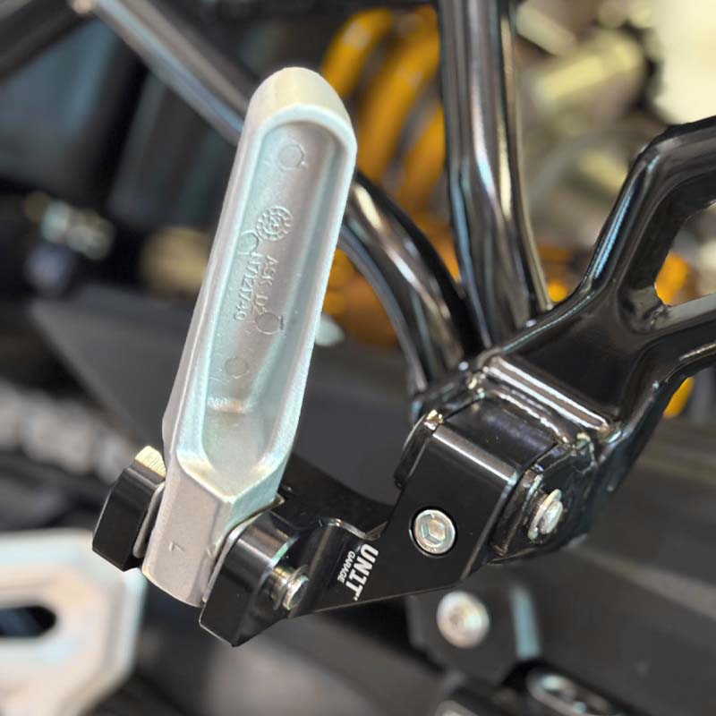 BMW F 450 GS [2026-] - Pillion comfort kit with lowered footrest