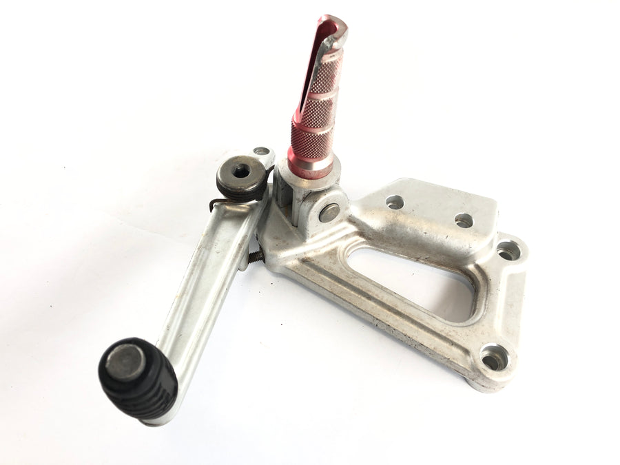 Ducati 900 SS [1993] - Driver's footrest right with holder and brake pedal