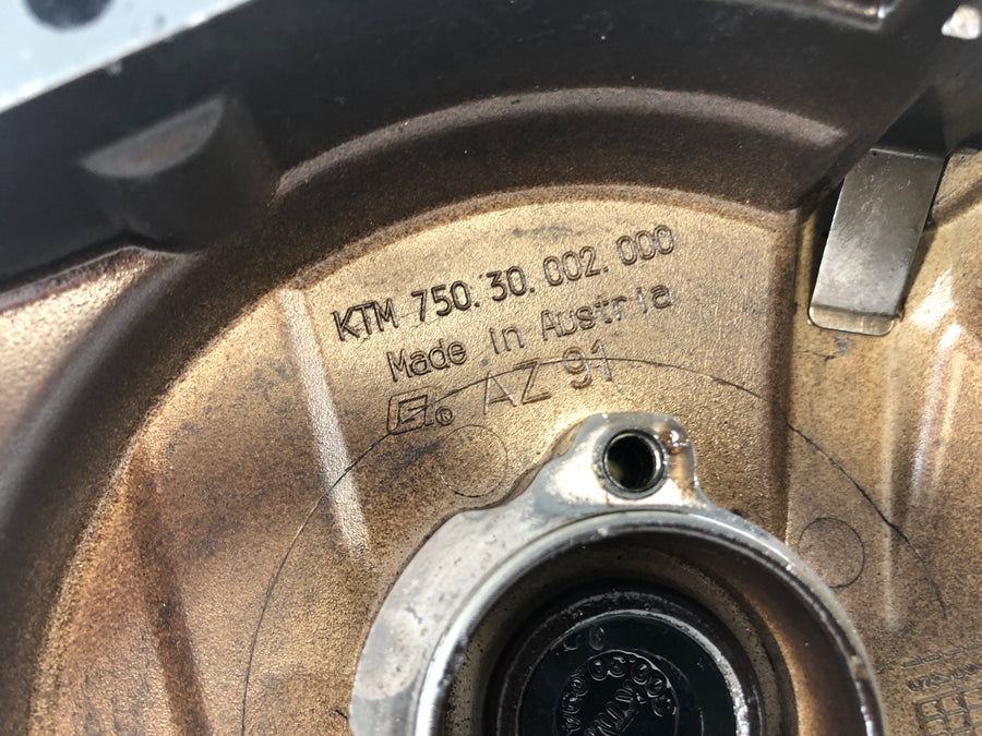 KTM Duke 690 A3 [2012] - Alternator cover engine cover