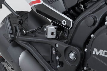 KTM 890 SMT [2023-2024] - Brake fluid reservoir protection – picture 2
