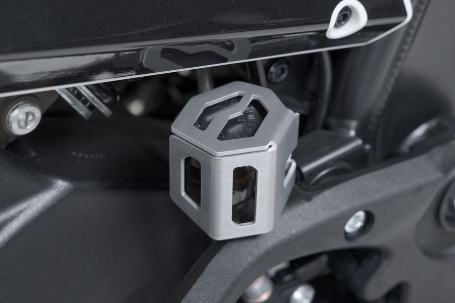 Ducati SuperSport 950 S [2024] - brake fluid reservoir protection - picture 4