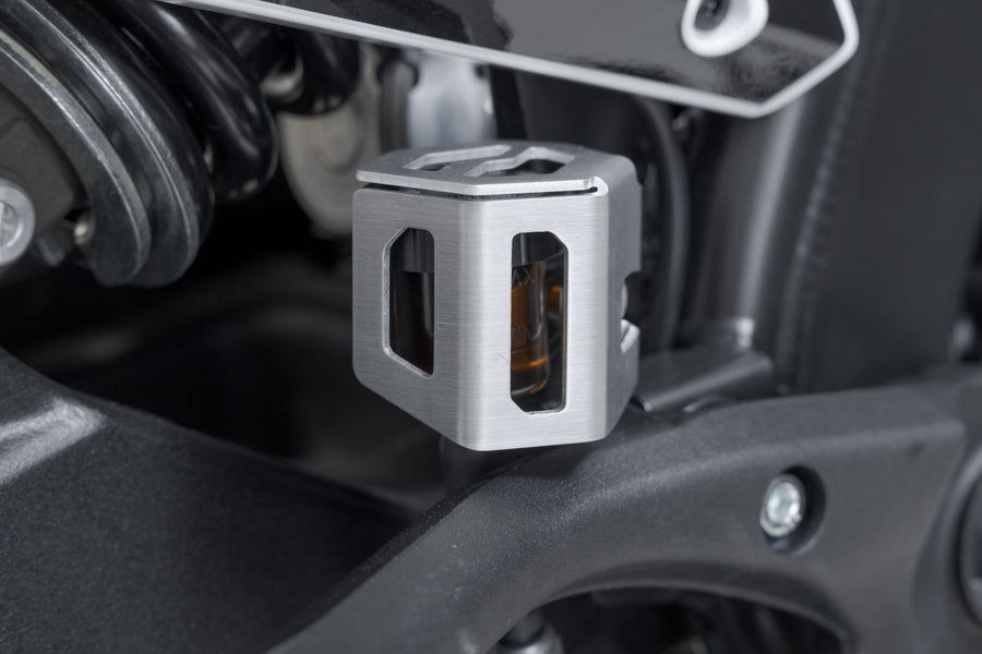 BMW F 650 GS (800 CC) Twin Special Edition [2012] - brake fluid reservoir protection – picture 5