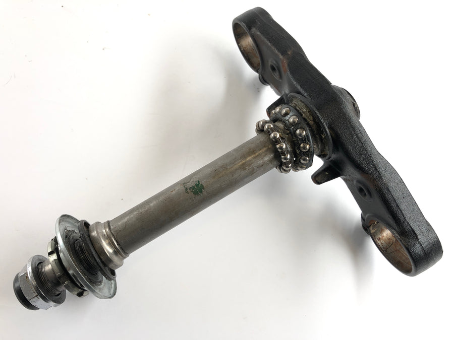 Honda CBR 900 RR SC28 [1995] - lower triple clamp