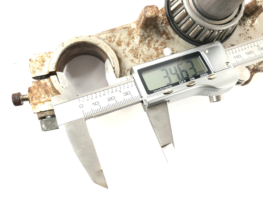 Suzuki DR 250 SJ41A [1982] - lower triple clamp