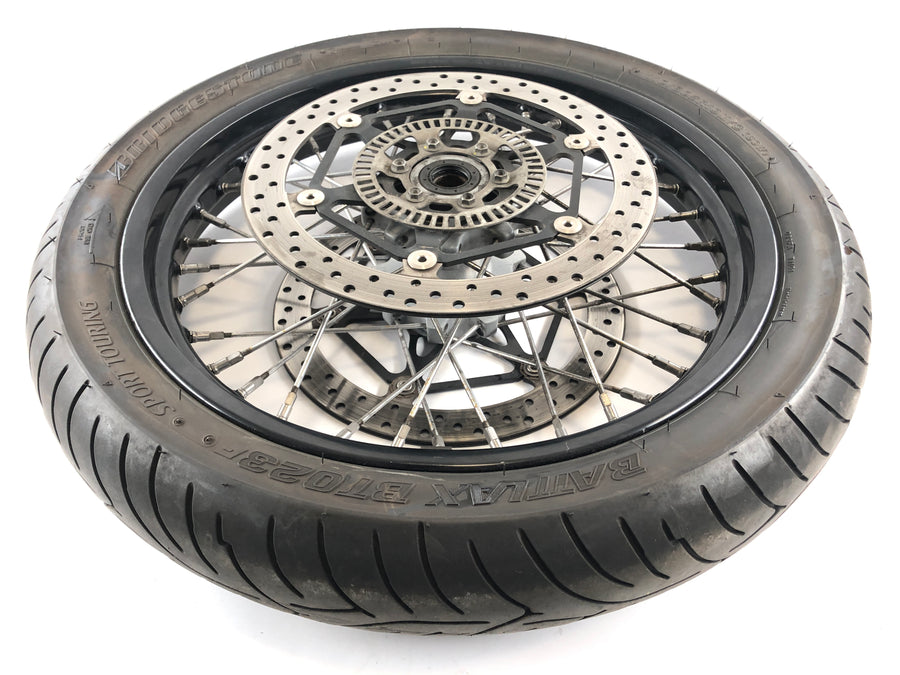 Moto Guzzi Stelvio 1200 8V [2011] - Front wheel rim wheel assembly view