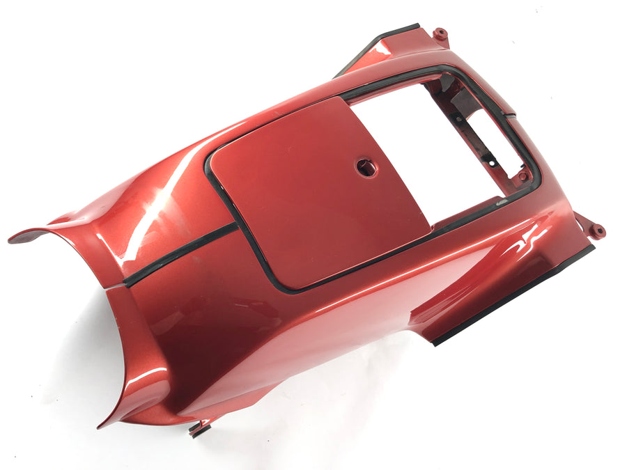 Honda Goldwing GL 1200 SC14 [1991] - Fairing in the middle in front of the seat with tank flap